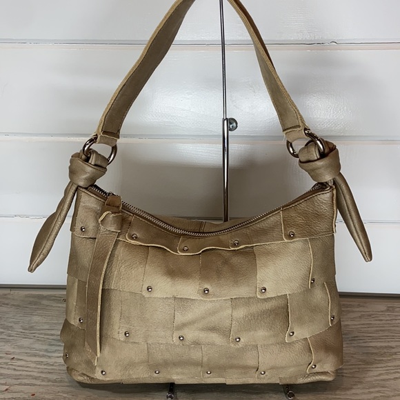 B Makowsky Pieced and Riveted Leather Shoulder Bag EUC - Picture 1 of 10